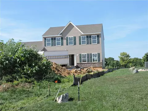 5310 Braddock Ct, Bethlehem, PA 18017 photo 1