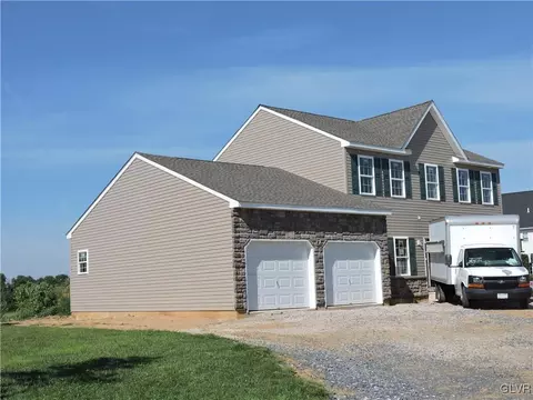 5310 Braddock Ct, Bethlehem, PA 18017 photo 2