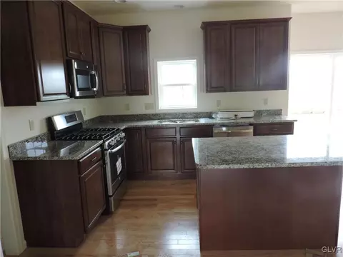 5310 Braddock Ct, Bethlehem, PA 18017 photo 11