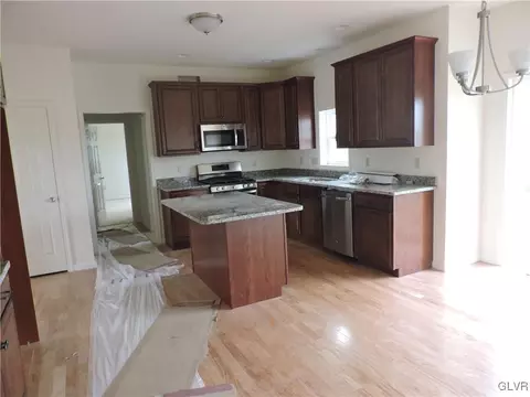 5310 Braddock Ct, Bethlehem, PA 18017 photo 7