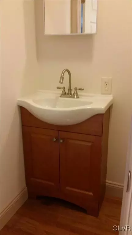 680 Point Phillips Rd, Bath, PA 18014 photo 5