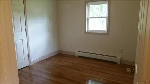 680 Point Phillips Rd, Bath, PA 18014 photo 6