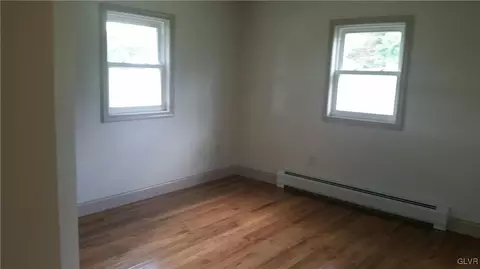 680 Point Phillips Rd, Bath, PA 18014 photo 7