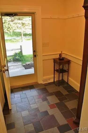 413 Apple Dr, Bath, PA 18014 photo 7