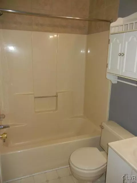 116 Quaker Dr, Bethlehem, PA 18020 photo 14