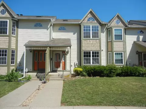 116 Quaker Dr, Bethlehem, PA 18020 photo 1