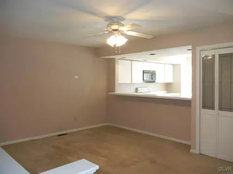 116 Quaker Dr, Bethlehem, PA 18020 photo 7