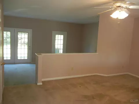 116 Quaker Dr, Bethlehem, PA 18020 photo 6
