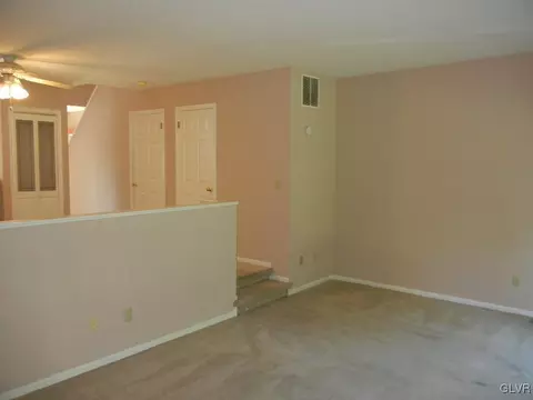 116 Quaker Dr, Bethlehem, PA 18020 photo 9