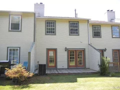 116 Quaker Dr, Bethlehem, PA 18020 photo 2