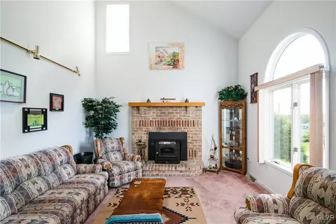 2123 Old Post Rd, Coplay, PA 18037 photo 11