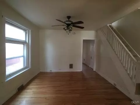416 E Locust St, Bethlehem, PA 18018 photo 5