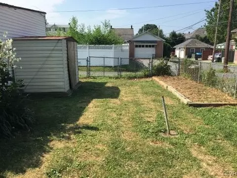416 E Locust St, Bethlehem, PA 18018 photo 3