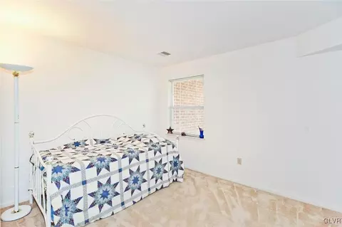 5123 Cheryl Dr, Bethlehem, PA 18017 photo 10