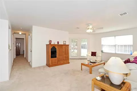 5123 Cheryl Dr, Bethlehem, PA 18017 photo 3