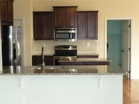 1224 Miller Rd, Wind Gap, PA 18091 photo 8