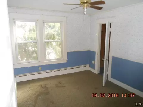 127 N Walnut St, Bath, PA 18014 photo 14