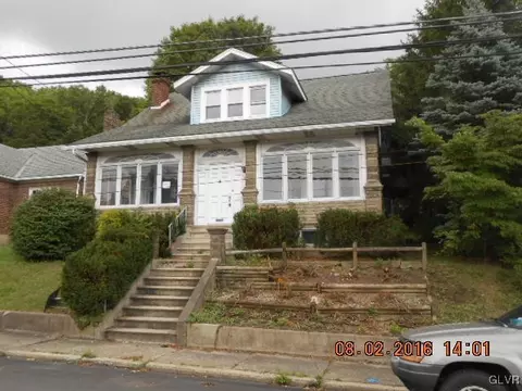 127 N Walnut St, Bath, PA 18014 photo 1