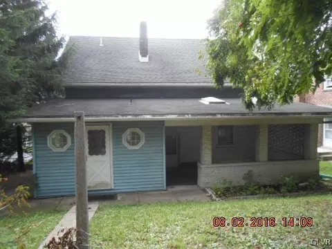 127 N Walnut St, Bath, PA 18014 photo 2