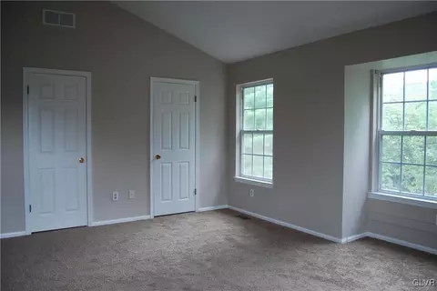 1946 Pine Ct, Hellertown, PA 18055 photo 12