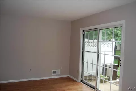 1946 Pine Ct, Hellertown, PA 18055 photo 9