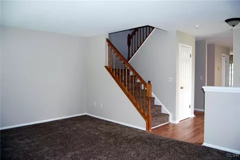 1946 Pine Ct, Hellertown, PA 18055 photo 3