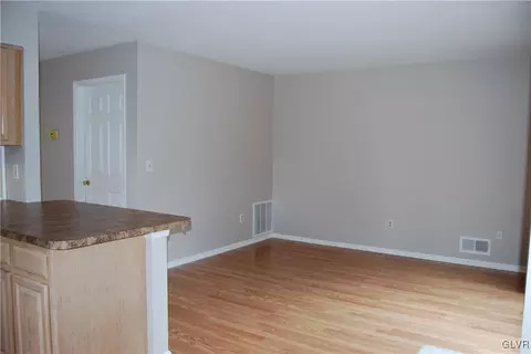 1946 Pine Ct, Hellertown, PA 18055 photo 8