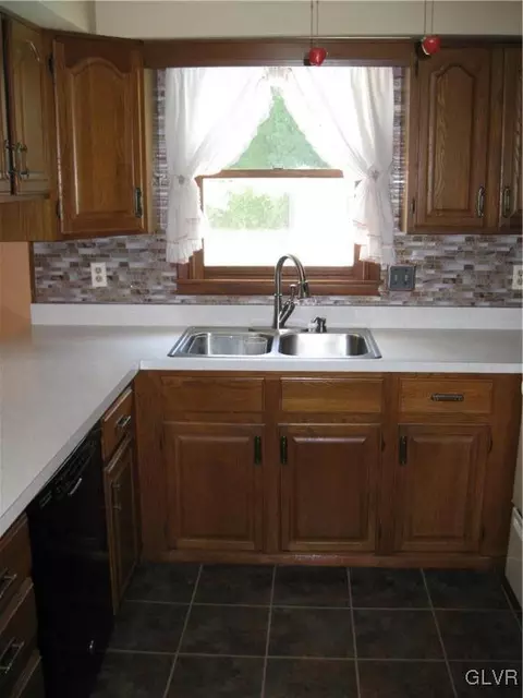 3965 Post Dr, Bethlehem, PA 18017 photo 9