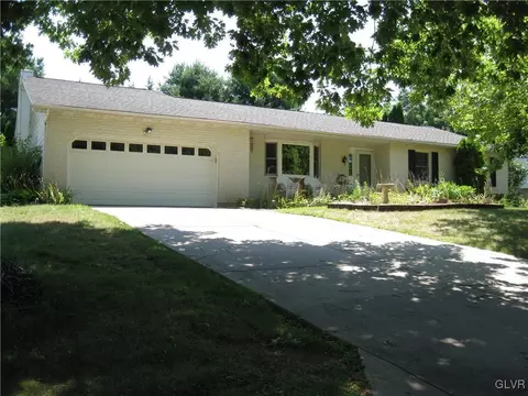 3965 Post Dr, Bethlehem, PA 18017 photo 1