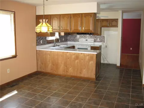 3965 Post Dr, Bethlehem, PA 18017 photo 7