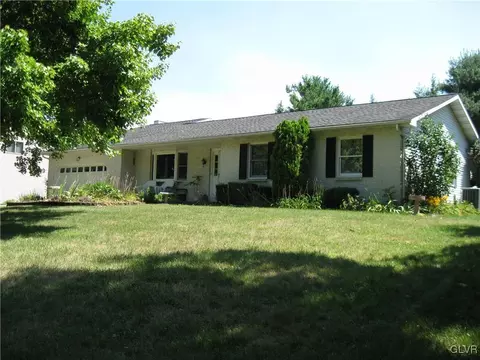 3965 Post Dr, Bethlehem, PA 18017 photo 2
