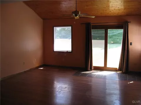 3965 Post Dr, Bethlehem, PA 18017 photo 4