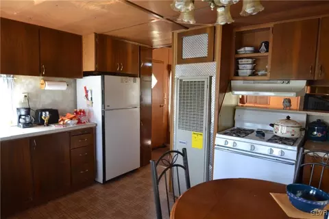 2518 Fox Rd, Bath, PA 18014 photo 9