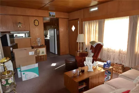 2518 Fox Rd, Bath, PA 18014 photo 6