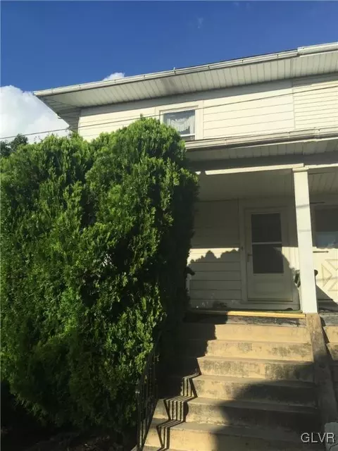 633 Smiley Ave, Fountain Hill, PA 18015 photo 2
