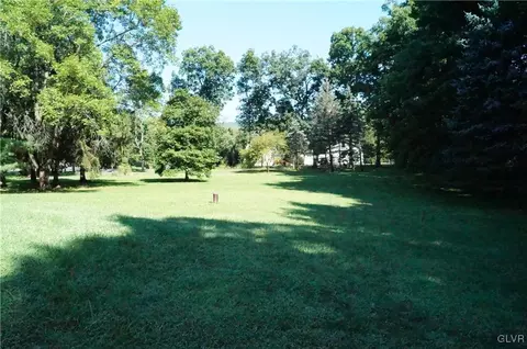 2553 Scenic Dr, Bath, PA 18014 photo 21