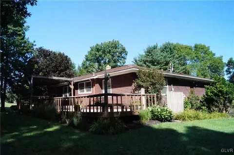 2553 Scenic Dr, Bath, PA 18014 photo 16