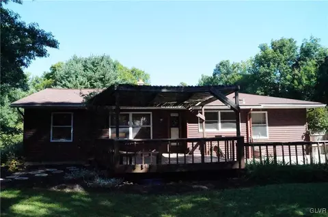 2553 Scenic Dr, Bath, PA 18014 photo 17