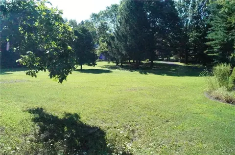 2553 Scenic Dr, Bath, PA 18014 photo 18