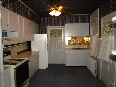 229 E Garrison St, Bethlehem, PA 18018 photo 3