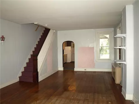 229 E Garrison St, Bethlehem, PA 18018 photo 2