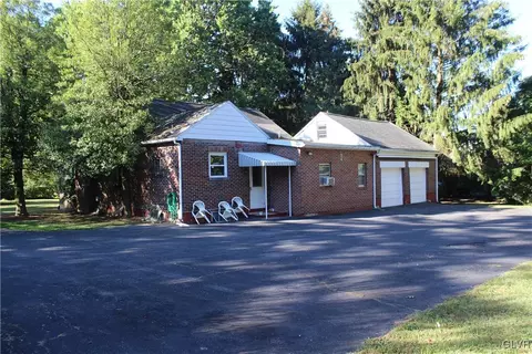 633 Macada Rd, Bethlehem, PA 18017 photo 3