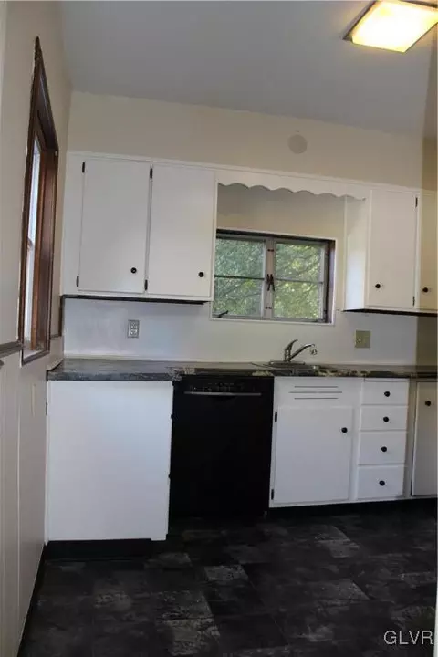 633 Macada Rd, Bethlehem, PA 18017 photo 12