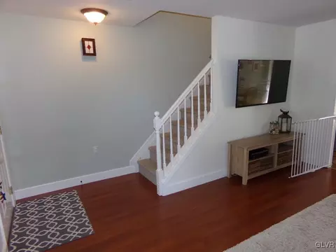 109 A St, Wind Gap, PA 18091 photo 16