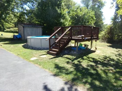 109 A St, Wind Gap, PA 18091 photo 6