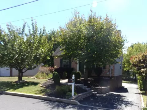 109 A St, Wind Gap, PA 18091 photo 3