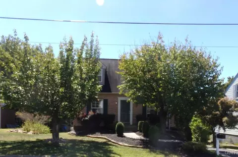 109 A St, Wind Gap, PA 18091 photo 2