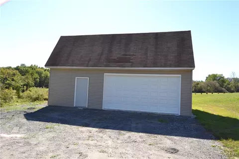2303 W Best Rd, Bath, PA 18014 photo 23