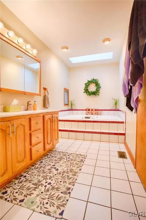 455 Bauer Rd, Bath, PA 18014 photo 10