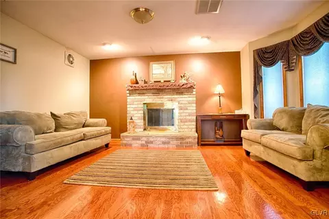 455 Bauer Rd, Bath, PA 18014 photo 2